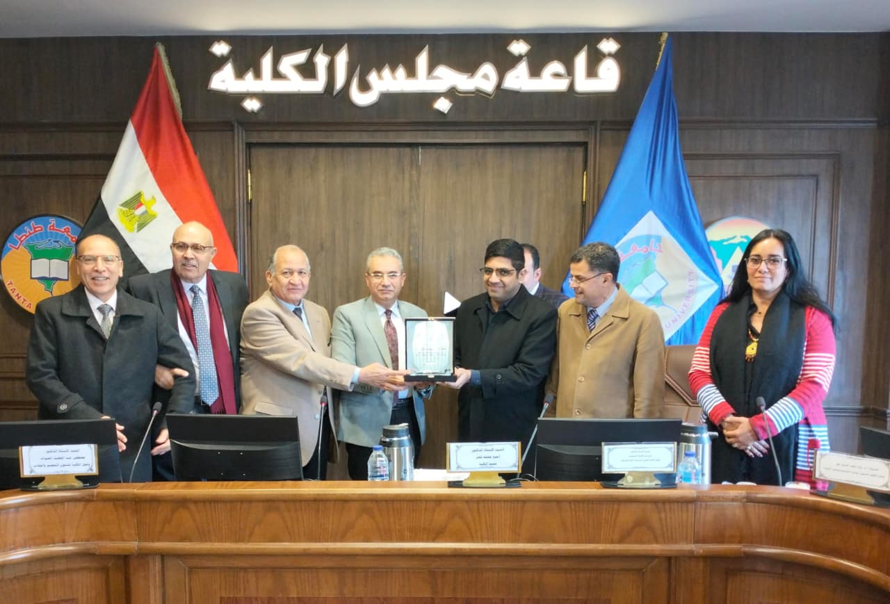 عميد هندسة طنطا يترأس اجتماع مجلس الكلية